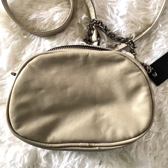 Olivia + Joy New York Grey Zip Bloom Shoulder Bag - Picture 4 of 6